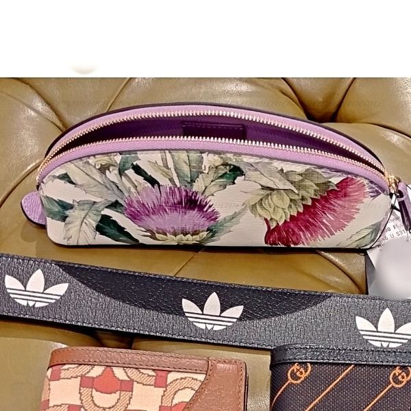 完売必至】グッチ 繊細なタッチ花柄ペンケース♪メイク入にも (GUCCI
