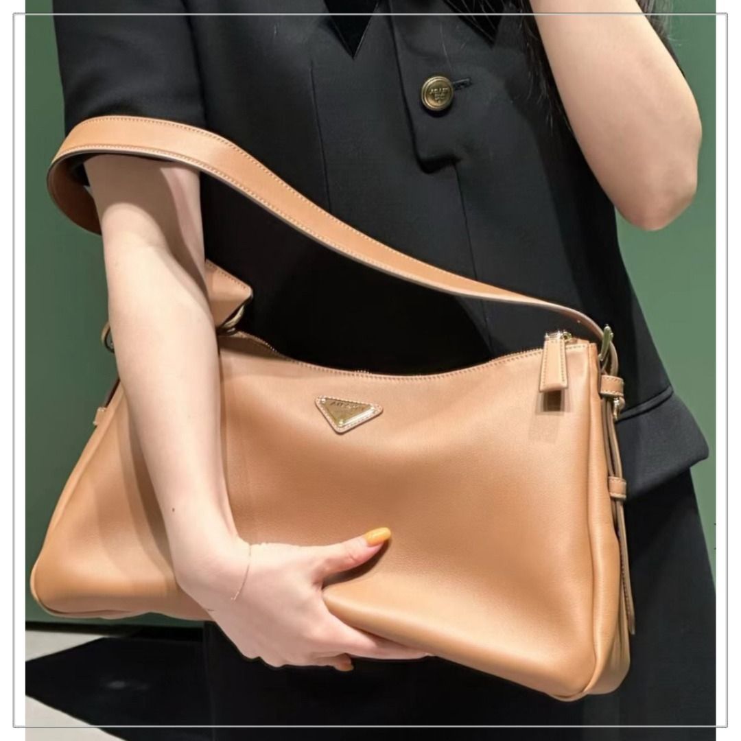 Precious掲載】PRADA◇レザー エメ ラージ ショルダーバッグ (PRADA
