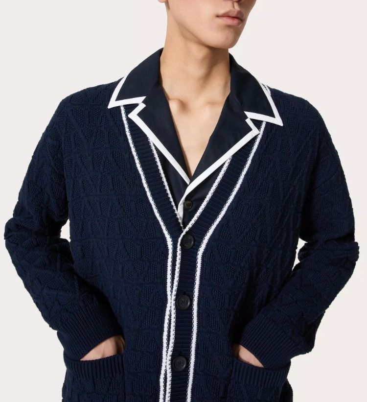 玉森裕太着用 VALENTINO GARAVANI Vネック トワル カーディガン