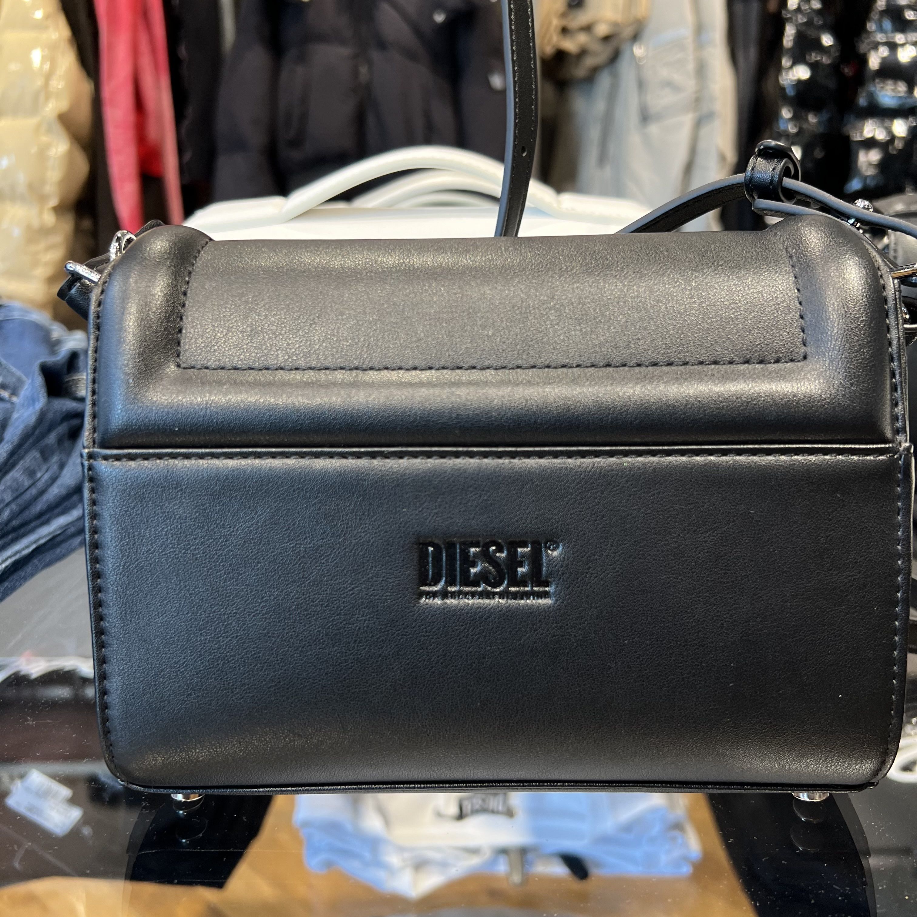 DIESEL直営KENDYZIP YBYS & クロスボディー ショルダーハート型