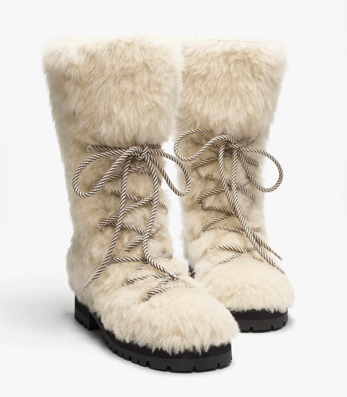 CHANEL 厚底ショートファーブーツ カラー ブロンズ CHANEL 厚底