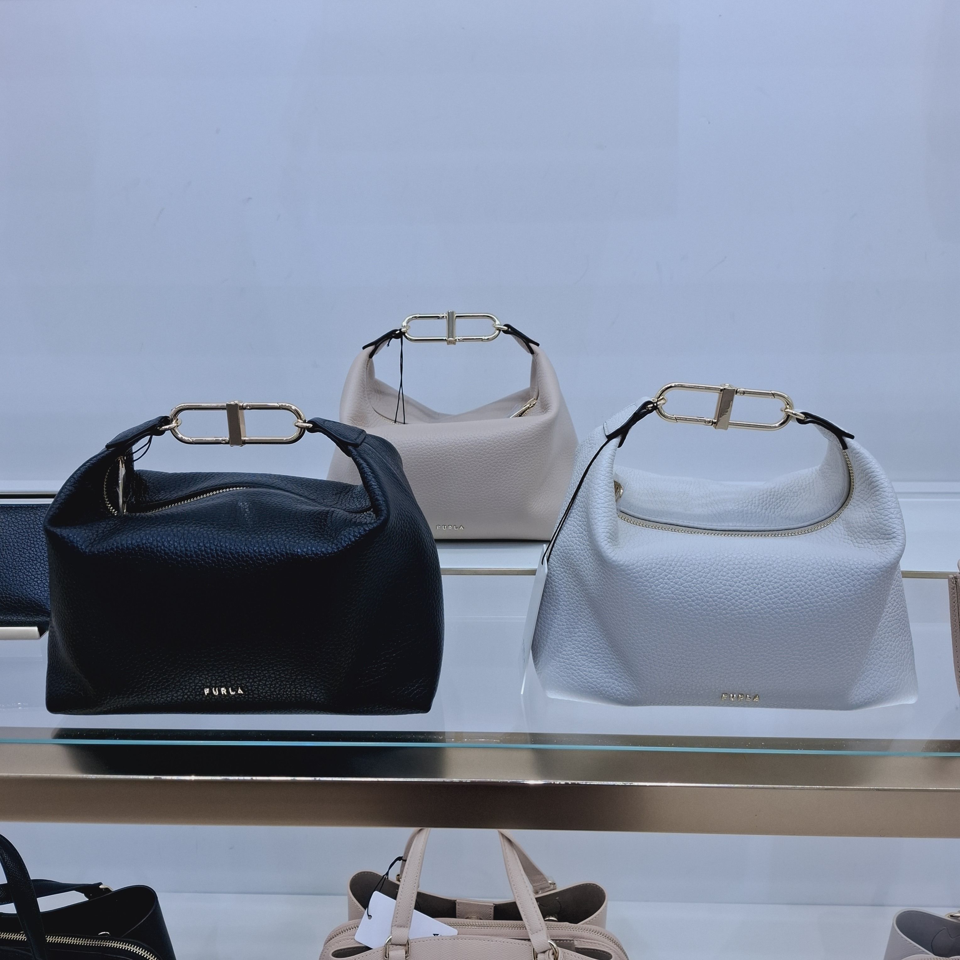 数量限定！EXPRESS便可☆FURLA TEIA 3WAY レザーハンドバッグ (FURLA