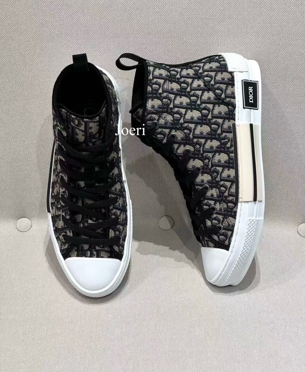 スタイルに映える一足】 Dior B23 ハイトップスニーカー (Dior