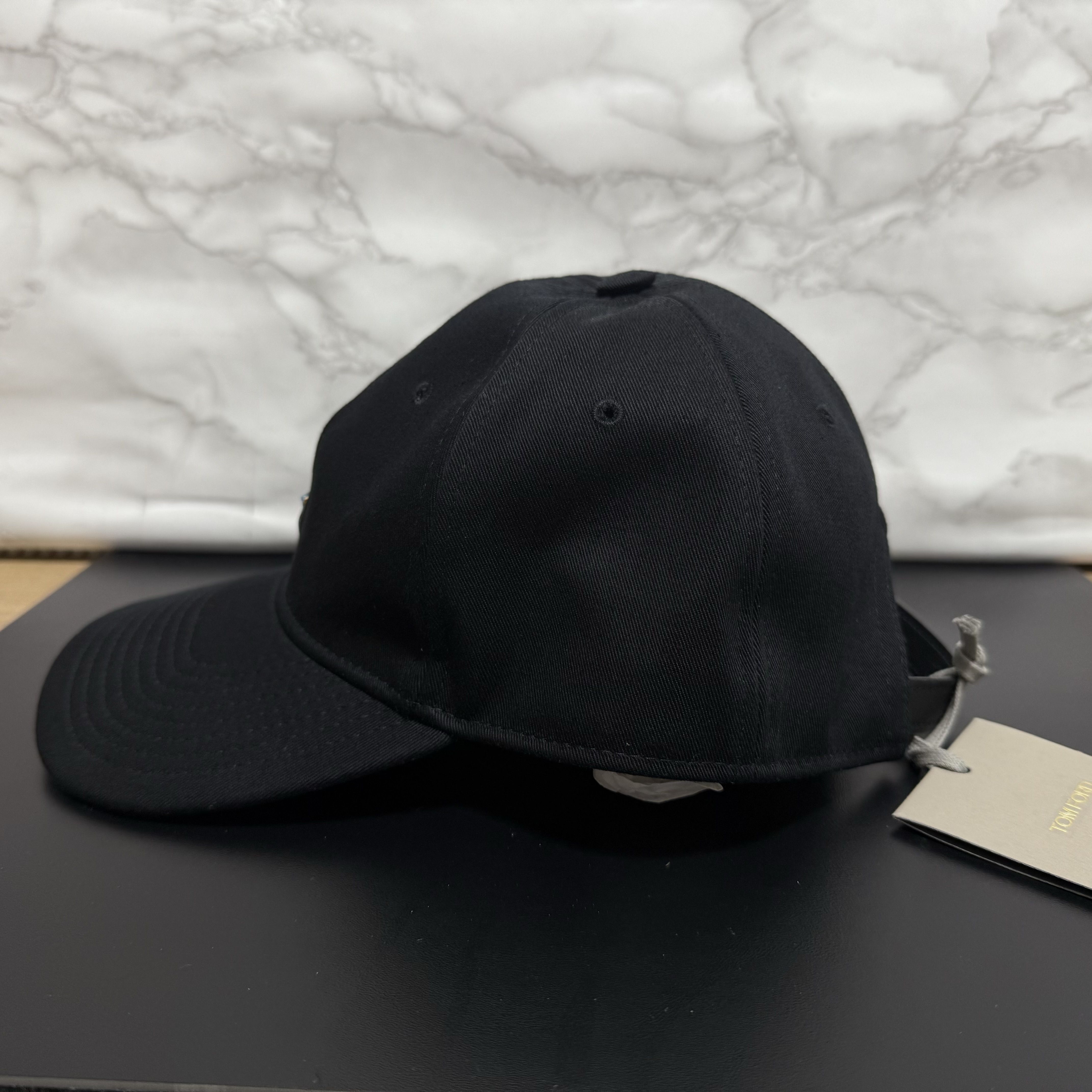 国内発送、トムフォード】tomford TFロゴキャップ 帽子 (TOM FORD