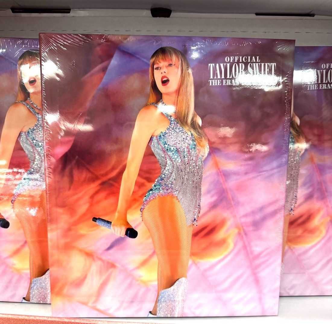 Taylor swift】☆ツアーブック☆ The Eras Tour Book (Taylor Swift