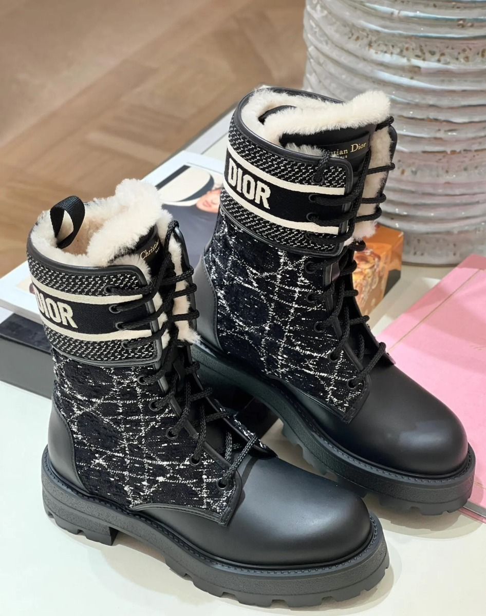 個性的なデザイン♡】Dior D-Major ショートブーツ (Dior/ショート