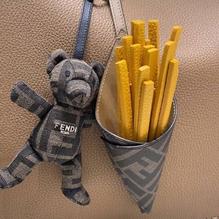☆目黒蓮さん愛用☆【FENDI】フライドポテト バッグチャーム (FENDI
