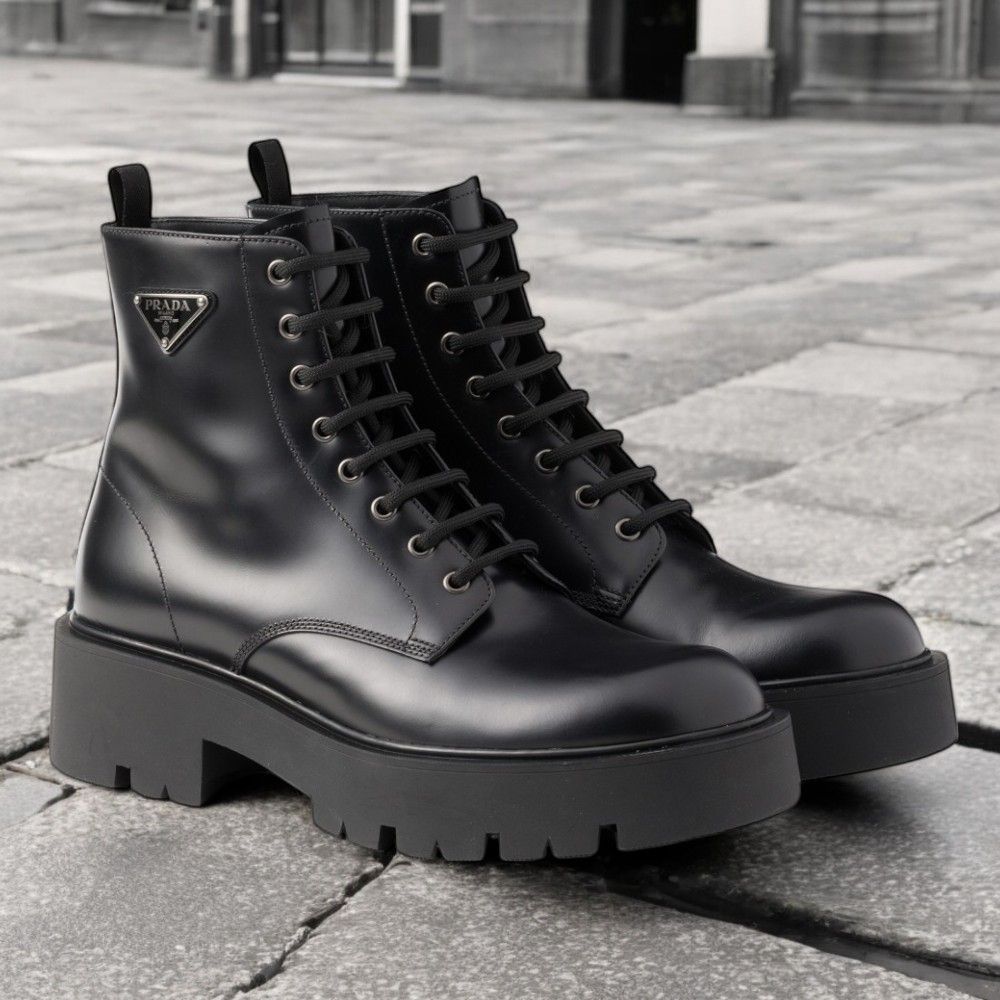 PRADA ブラッシュドレザー コンバットブーツ (PRADA/ブーツ