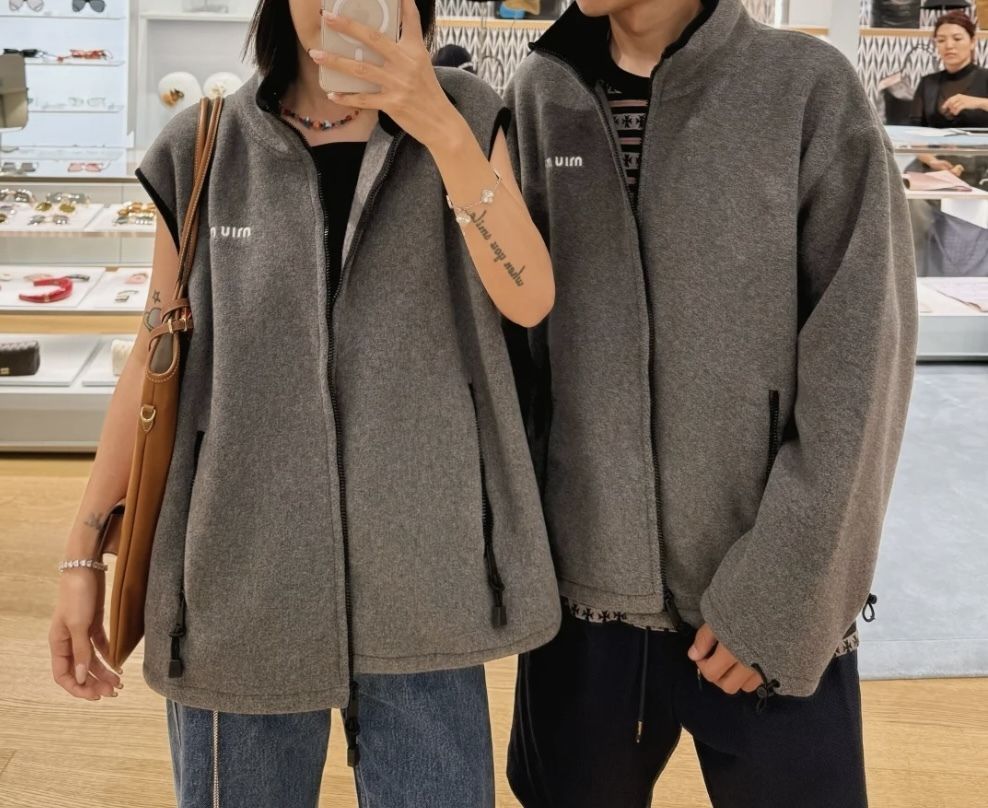 可愛いスポーティ《Miu Miu》コットンフリース スウェットシャツ