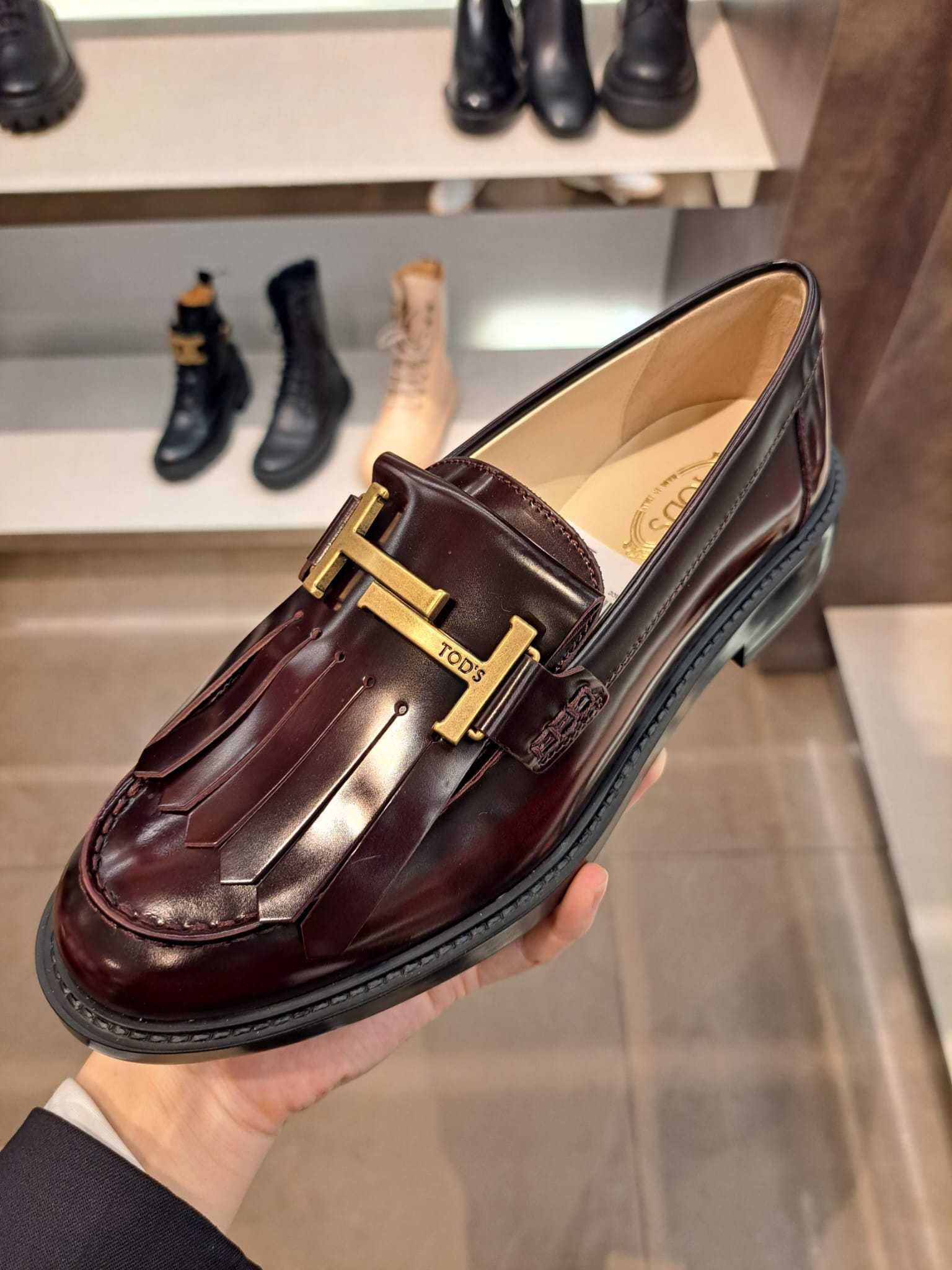 VIPセール価格!【TOD'S】ダブルT レザーローファー GOMMABASSO (TOD'S