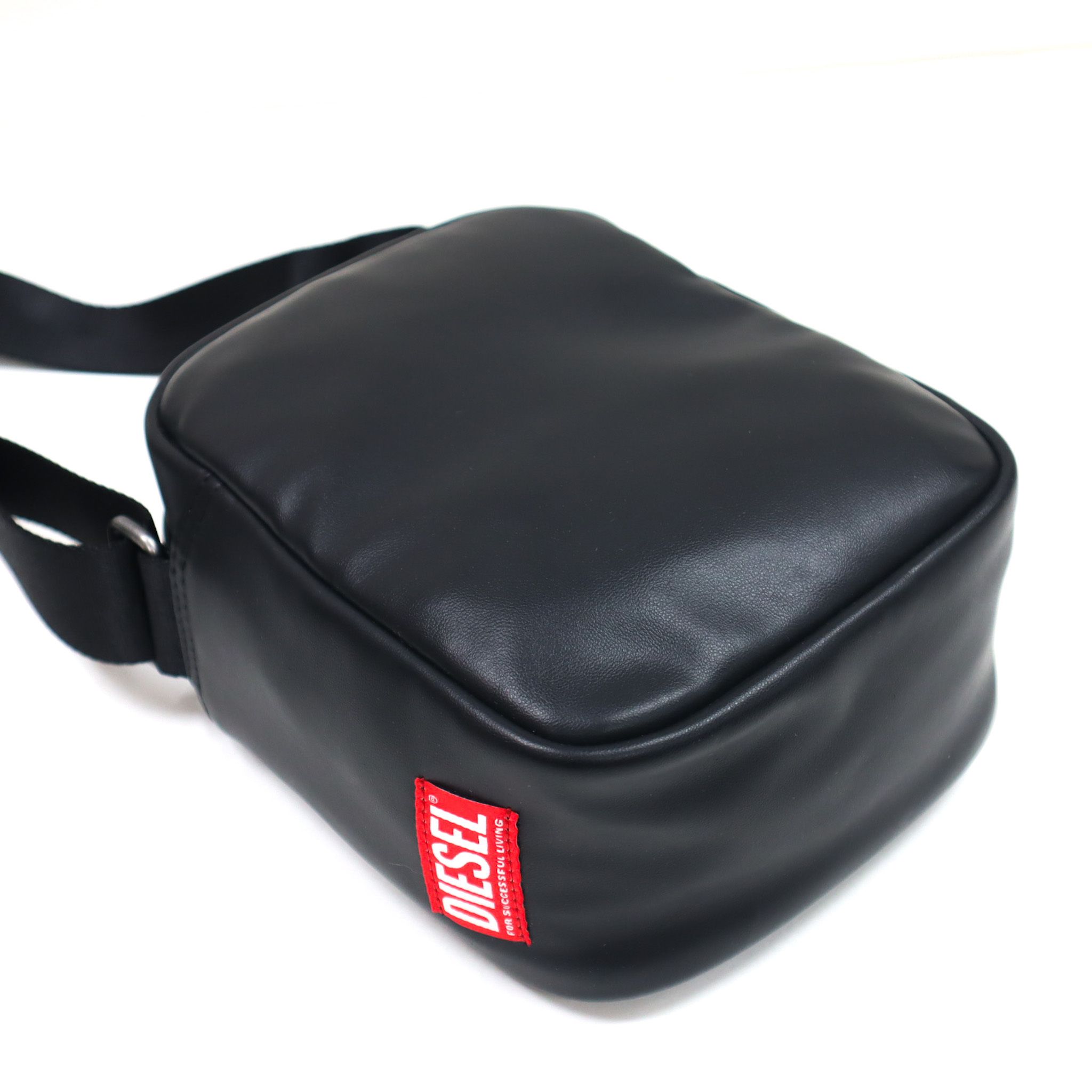 ディーゼル DIESEL ショルダーバッグ ロゴ RAVE CROSSBODY (DIESEL