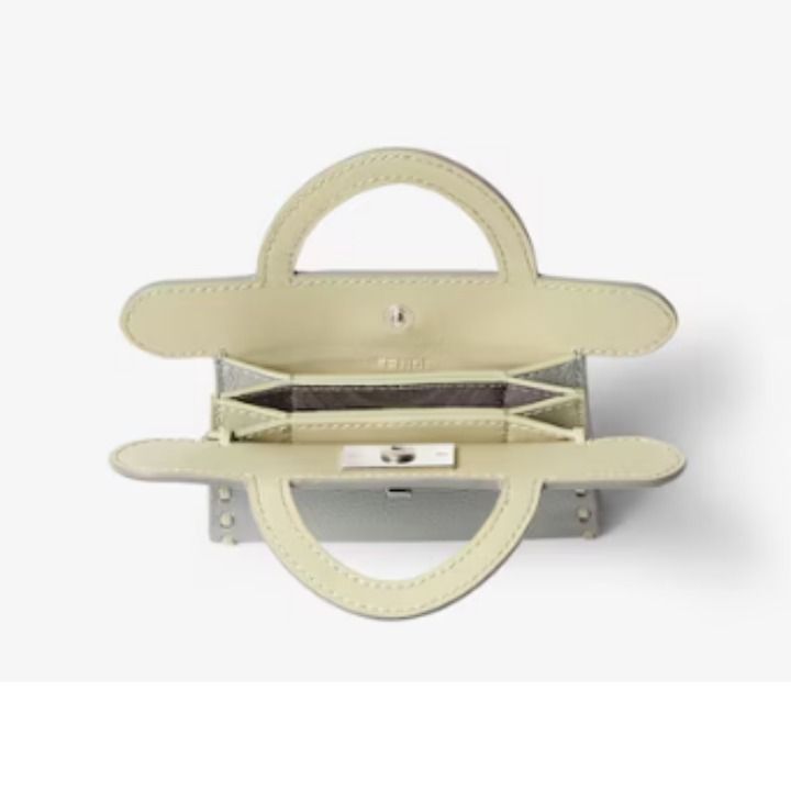 日本限定品【FENDI】ピーカブー カードケース (FENDI/カードケース