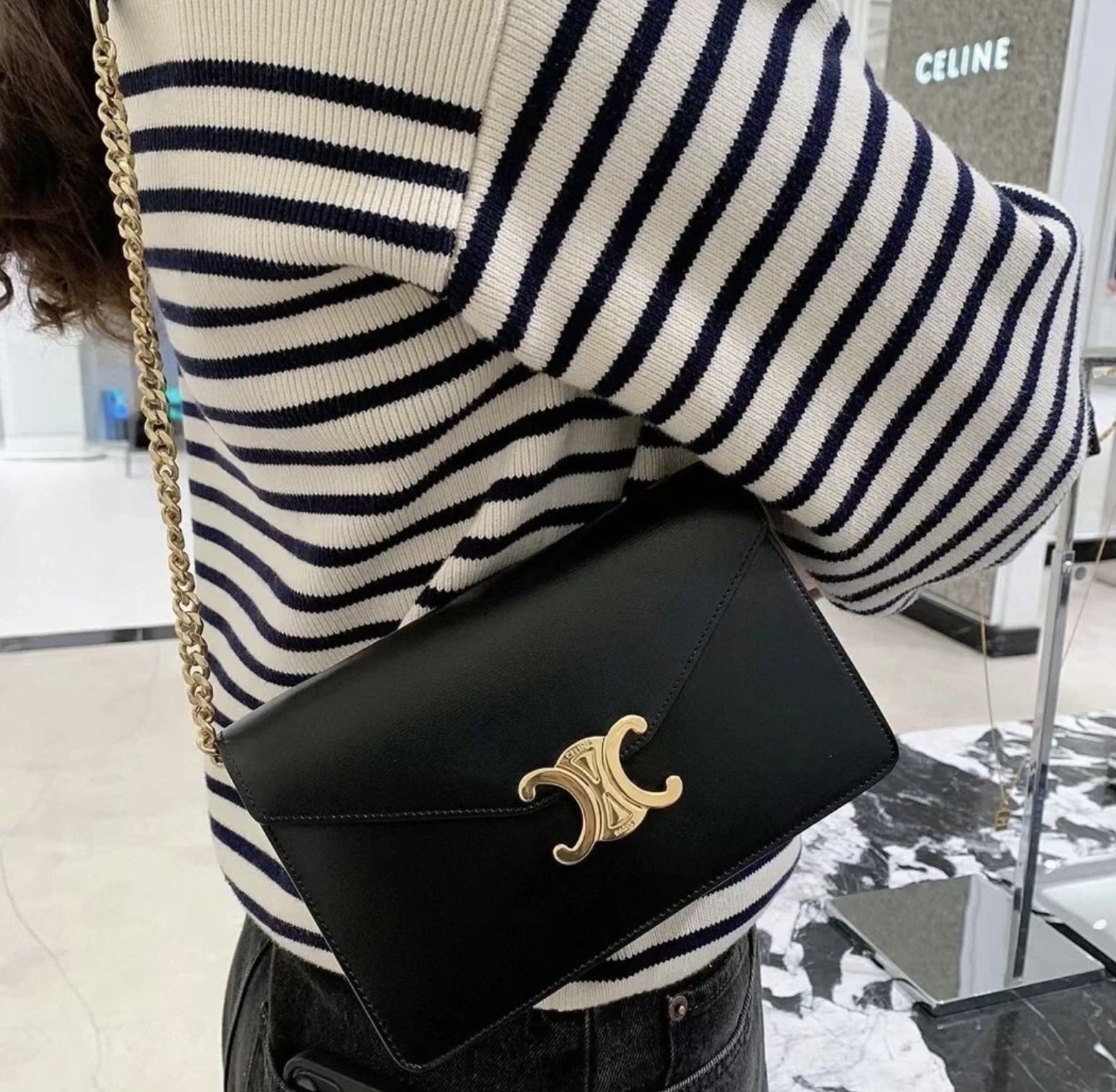 大人気】セリーヌ バッグ 肩掛け シンプル ロゴ かわいい (CELINE