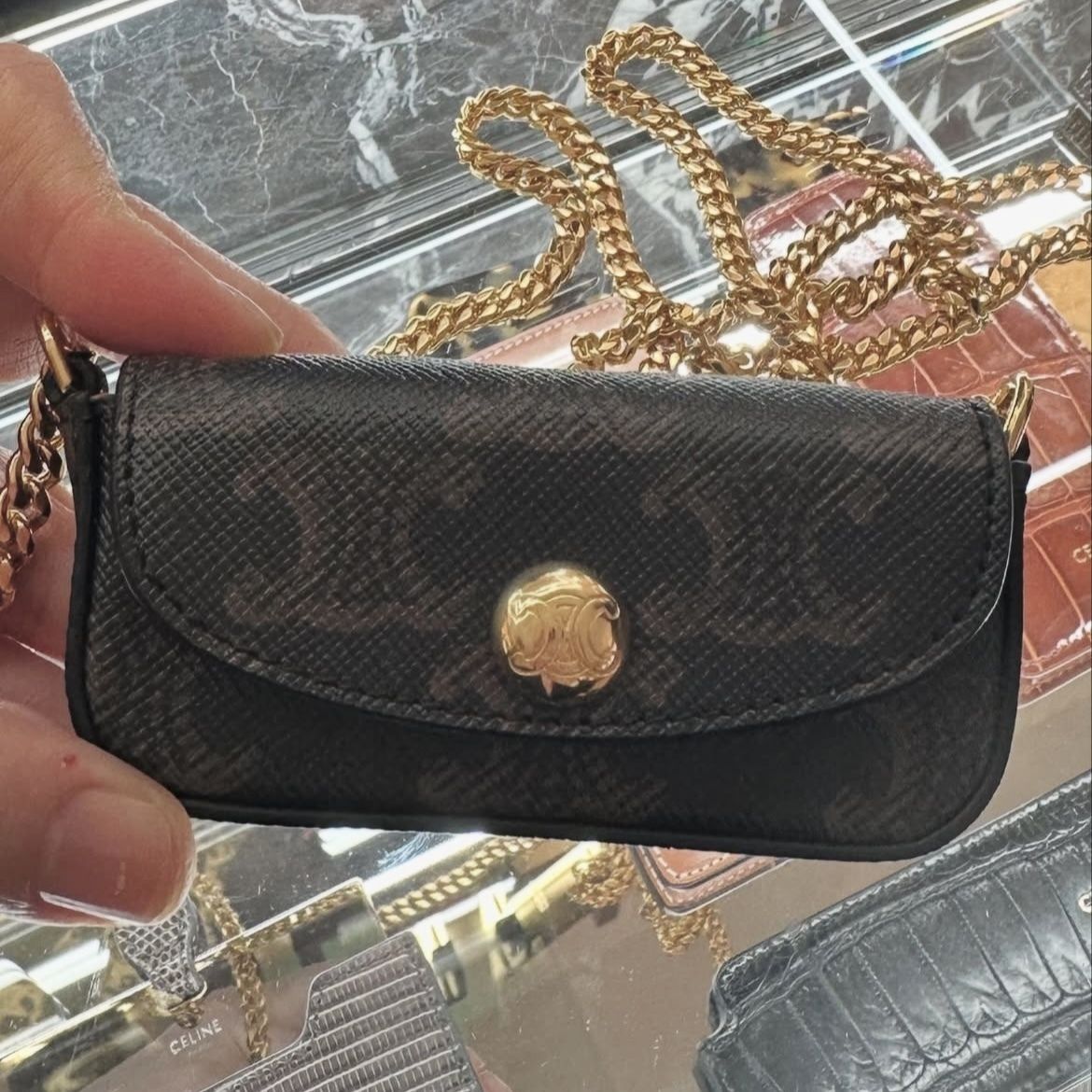 海外限定☆】セリーヌ リップスティックケース ストラップ付き (CELINE