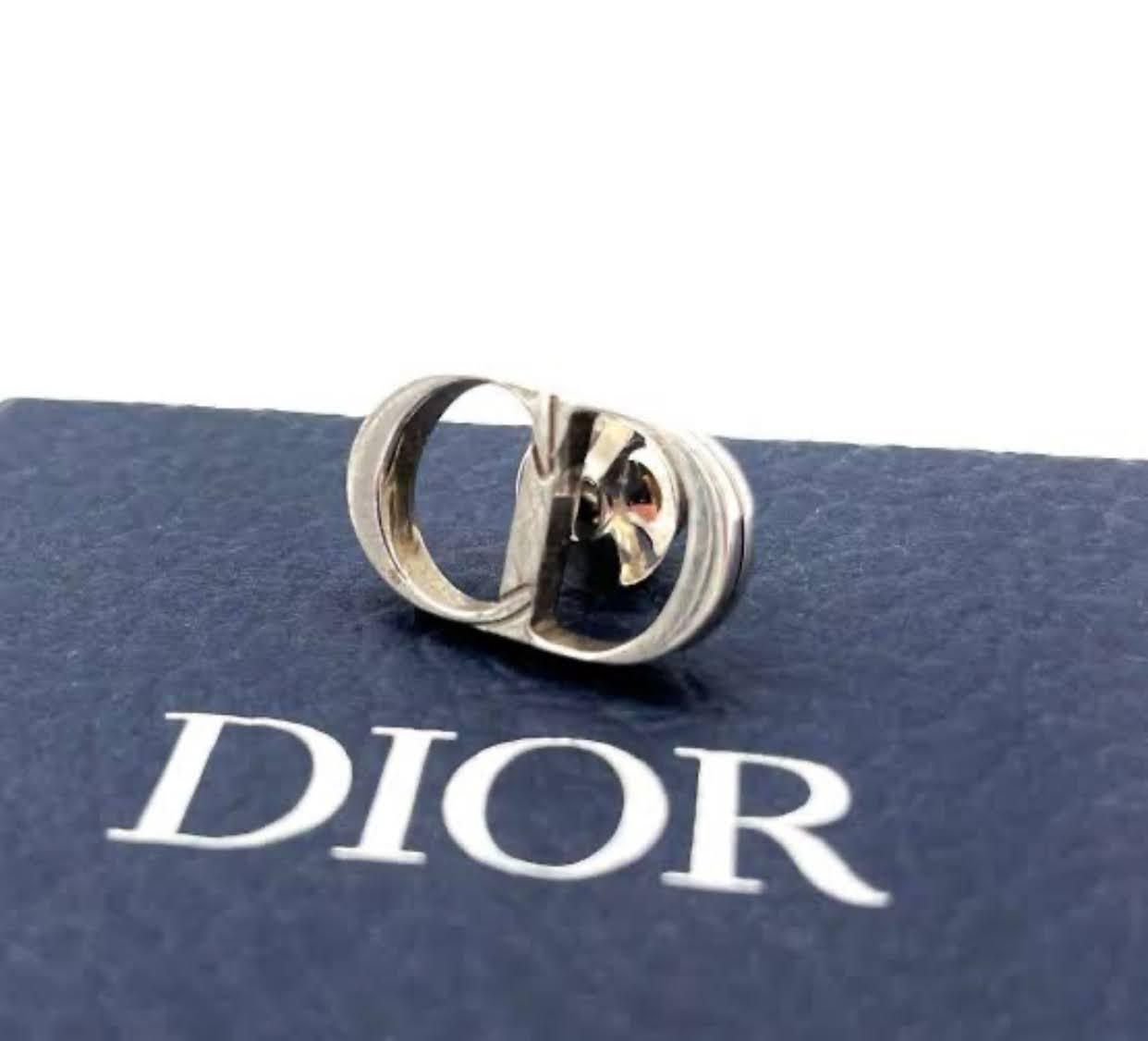 クールに決まる♪メンズDIOR CD Icon ピンブローチ シルバー (Dior