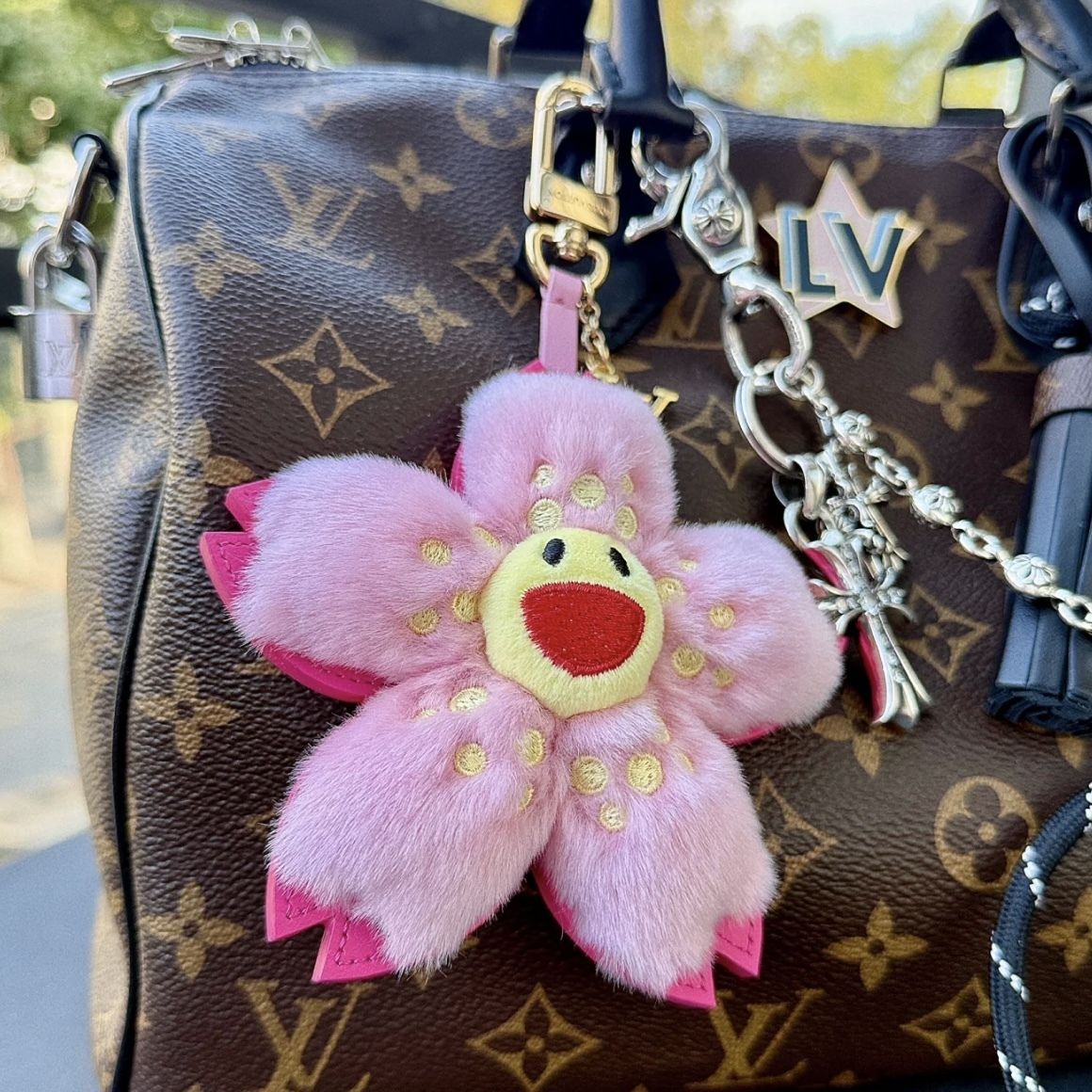 ルイヴィトン】村上隆コラボ キーホルダー チェリーブロッサム (Louis