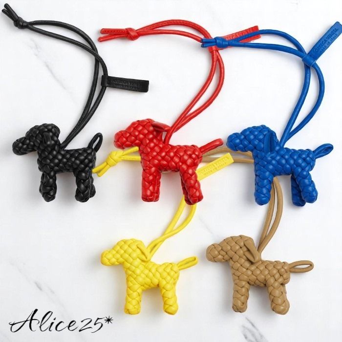 BOTTEGA VENETA] ドッグチャーム レザー キーホルダー 犬 革 (BOTTEGA