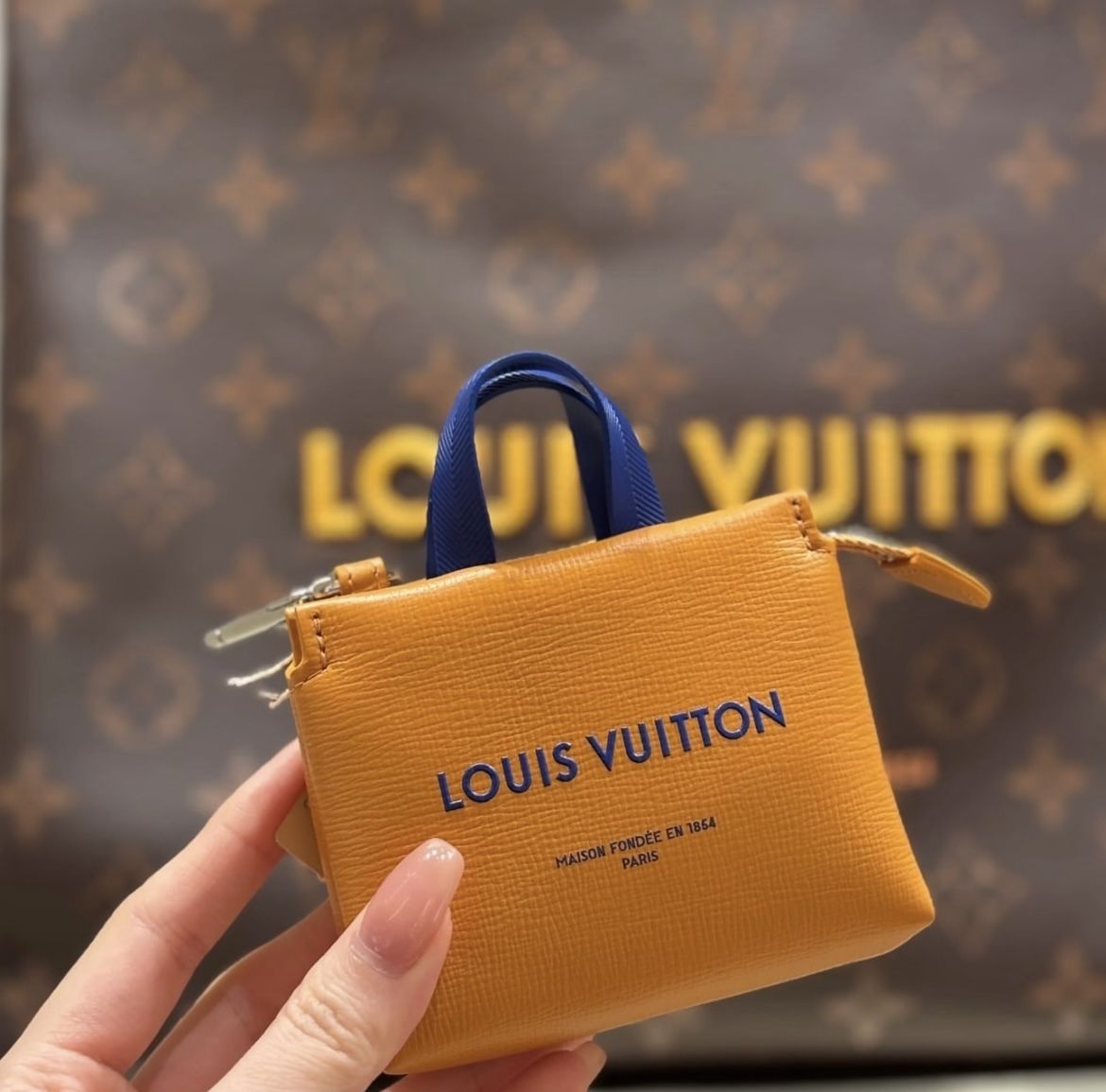 存在感たっぷり♪】ルイヴィトン☆バッグチャーム (Louis Vuitton/キー