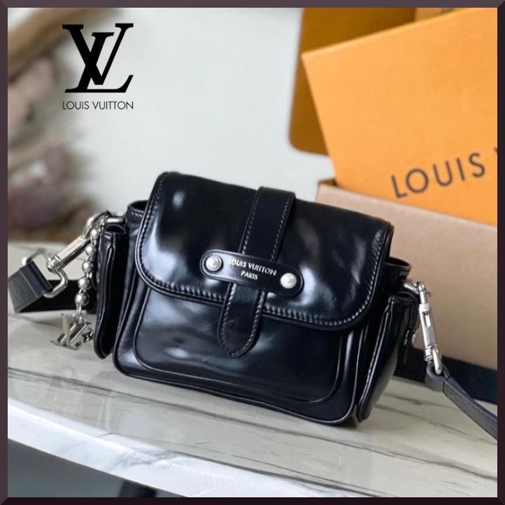 おしゃれ♪】LOUIS VUITTON ☆カーゴ ウェアラブル ウォレット (Louis