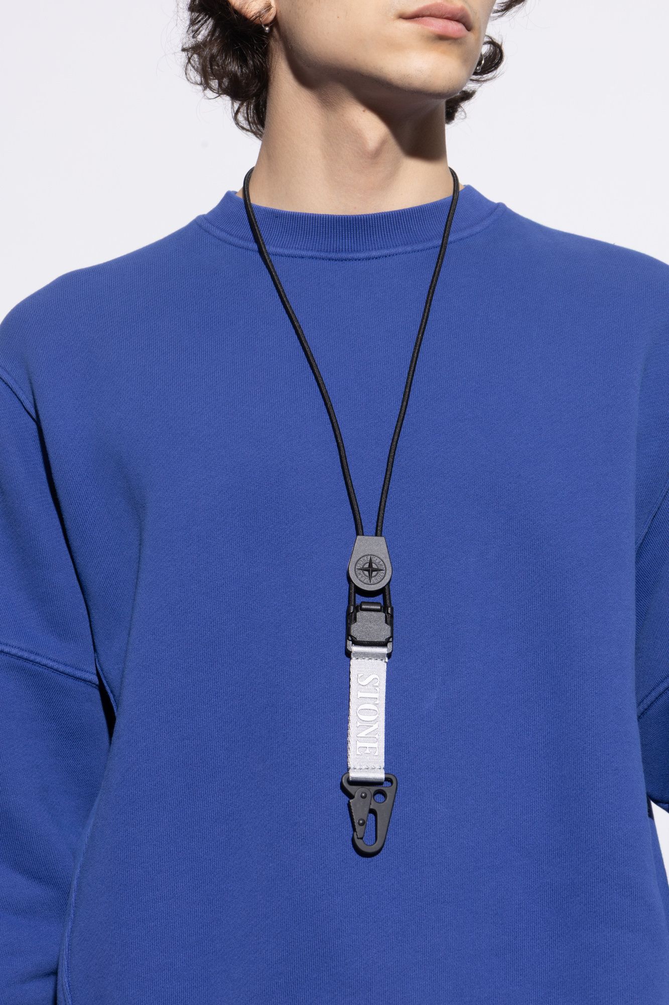 STONEISLANDマグネットバックルカラビナ付き ネックストラップ (STONE