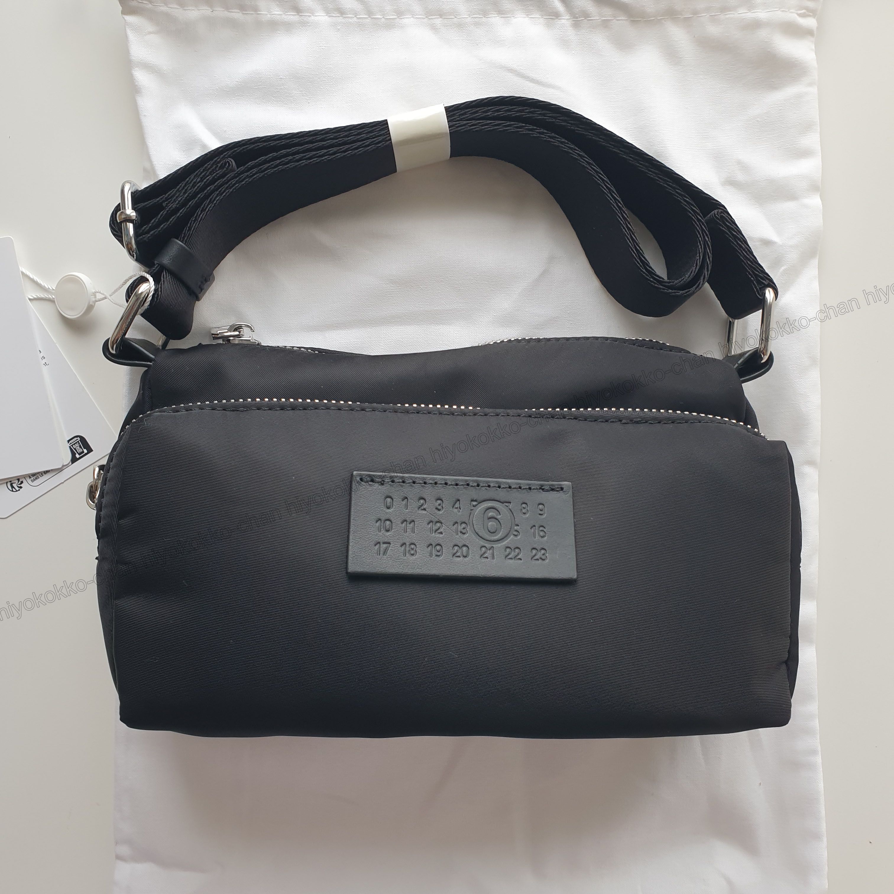 MM6 ナイロン クロスボディバッグ Numeric ロゴ Black (MM6 Maison