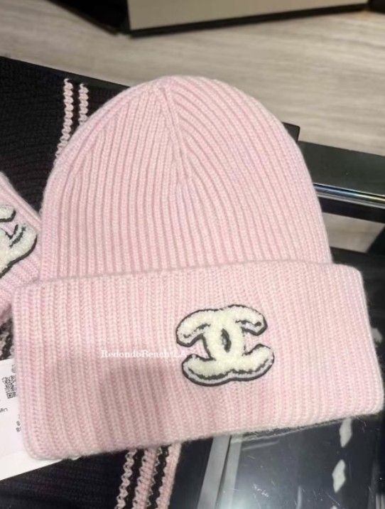 心惹かれるモコモコCC】CHANEL☆ニット帽☆25B限定 (CHANEL/ニット