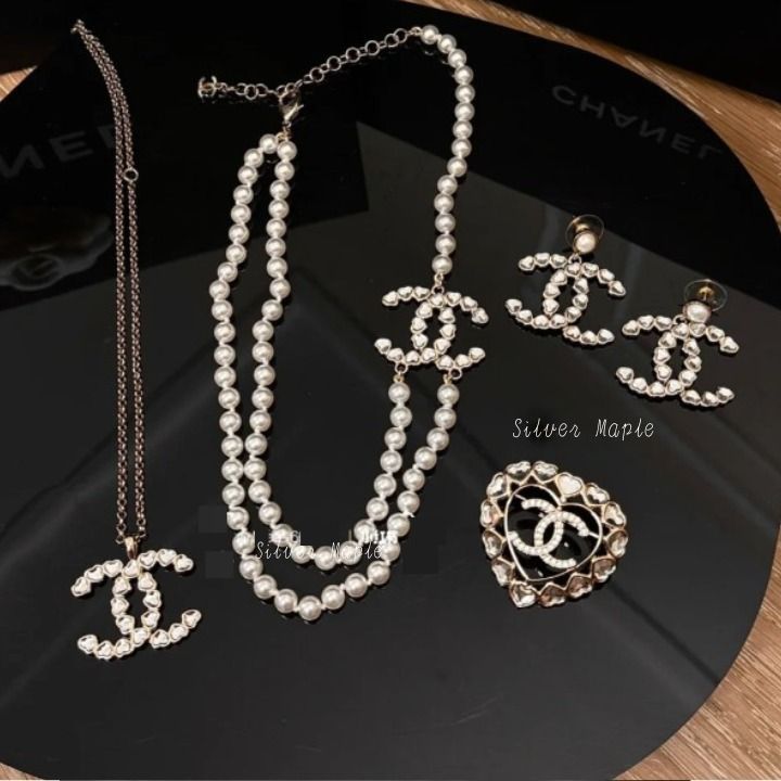 華やかな首元【CHANEL】パールネックレス 2連 25B (CHANEL/ネックレス