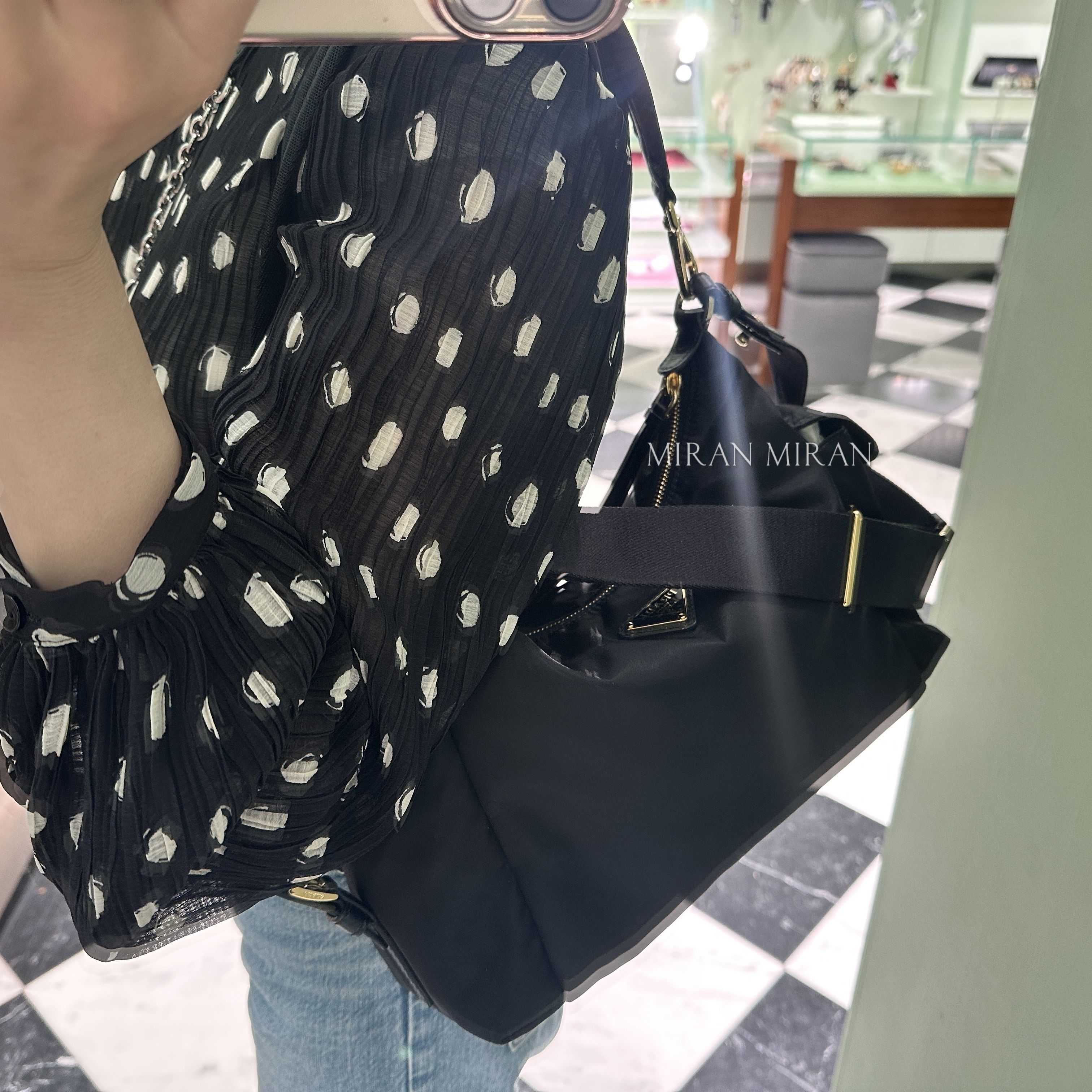 PRADA】エクスプローラ ラージ Re-Nylon xレザー バッグ1BC264 (PRADA