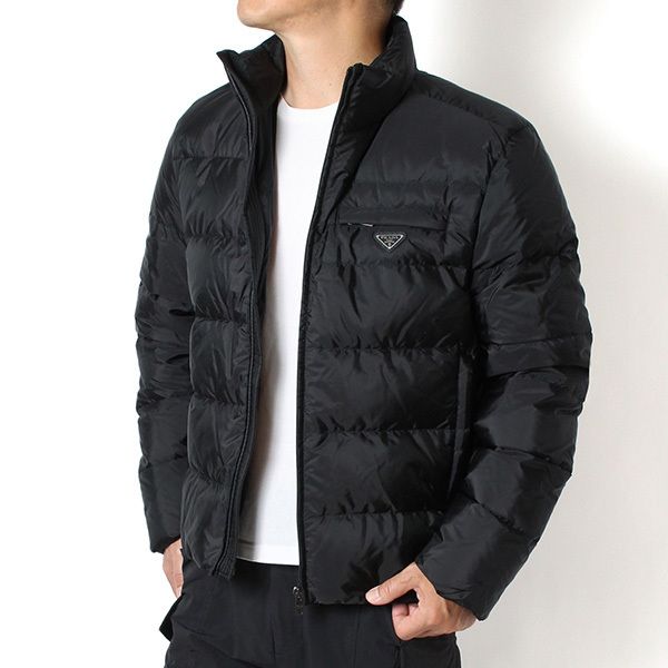 プラダ PRADA トライアングルプレート付き ダウンジャケット (PRADA