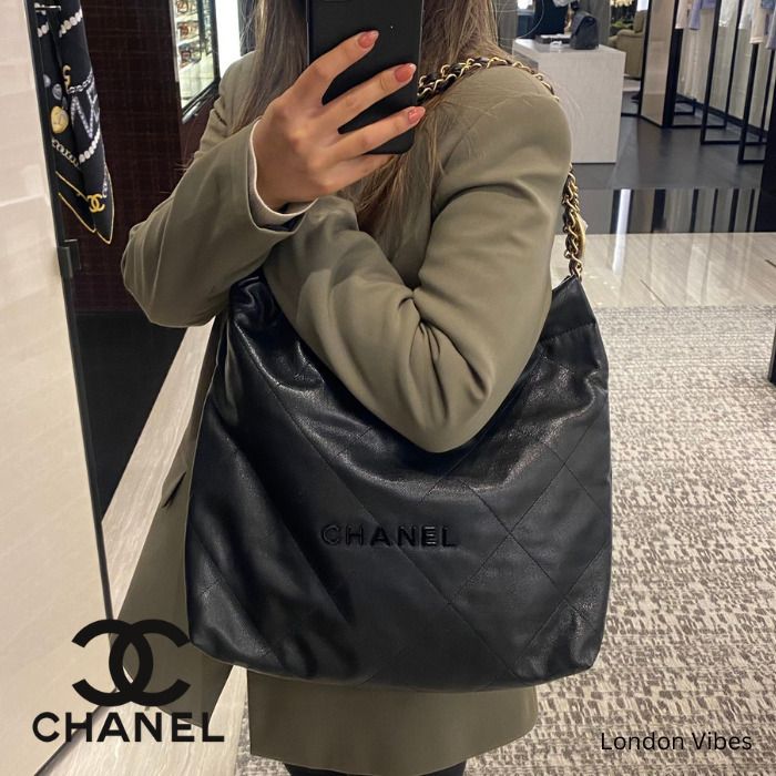 奇跡の再入荷☆CHANEL 22 トートバッグ So Black キャビアスキン