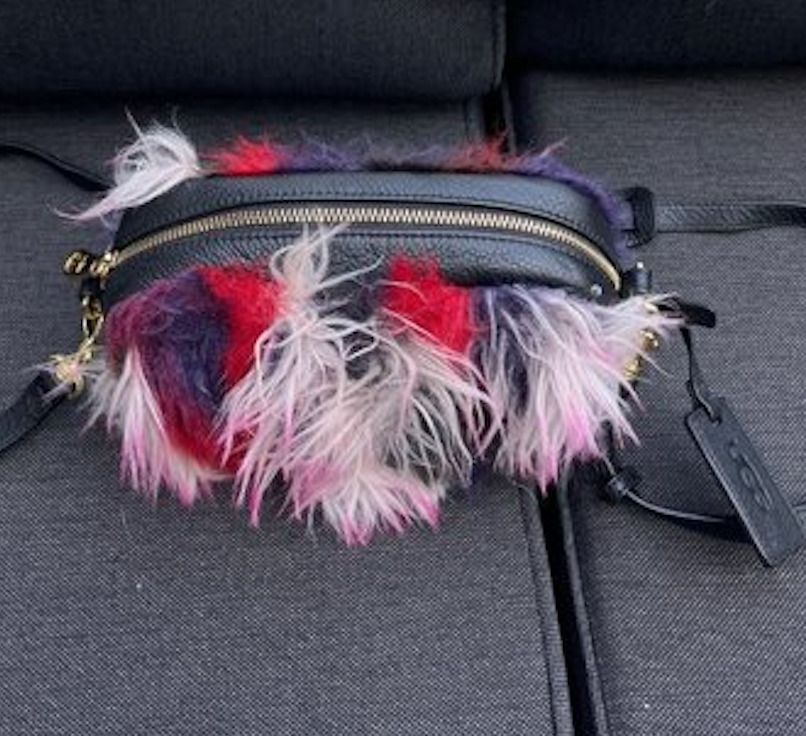 レアロゴ! 2WAYバッグ国内未入荷UGGシープスキンファーショルダー