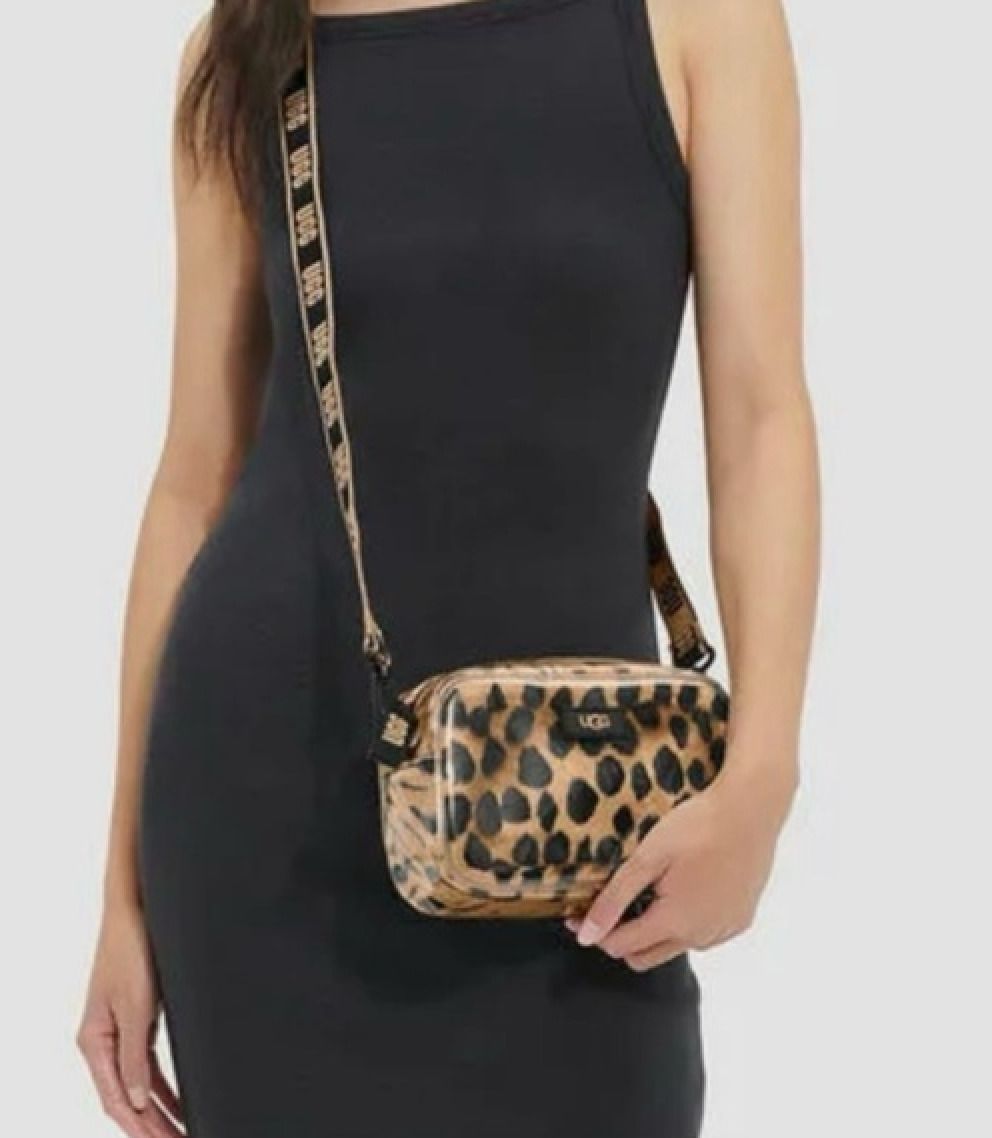 UGG ヒョウ柄 ボディバッグ 新品 UGG希少レオパード柄ボディバッグ