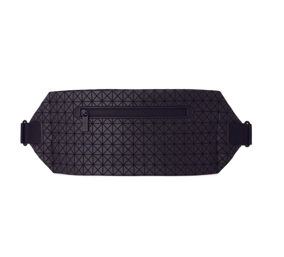 BAO BAO ISSEY MIYAKE】BATON KURO クロスボディバッグ (BAOBAO ISSEY