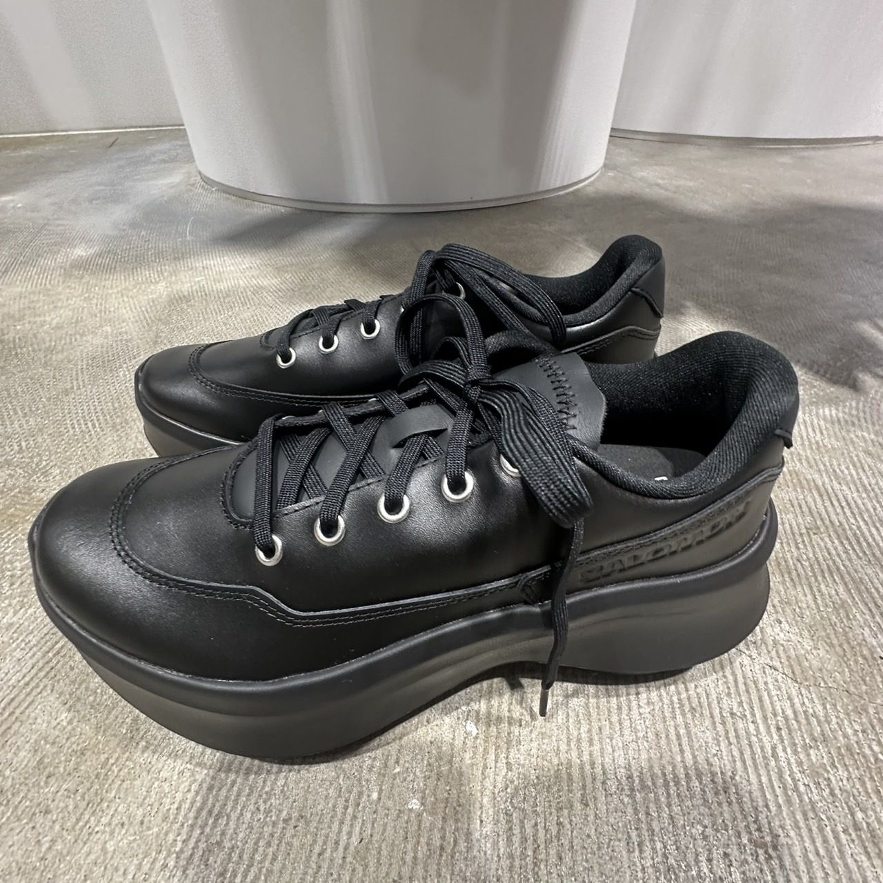 人気コラボ】コムデギャルソン×サロモン 厚底レザーシューズ (COMME