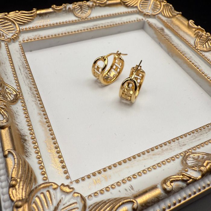 CELINE トリオンフ マルチフープ ピアス ゴールドフィニッシュ (CELINE