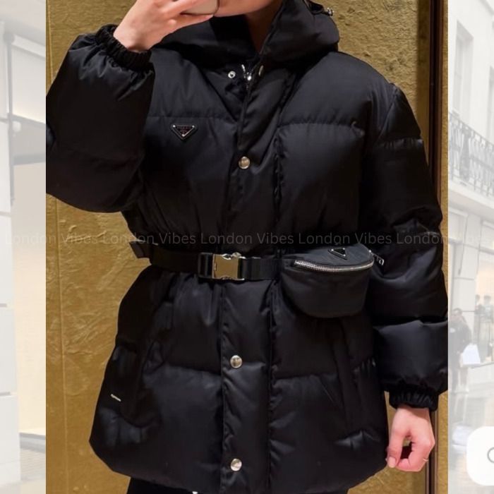 PRADA Re-Nylon フード ダウンジャケット ポシェット付き (PRADA