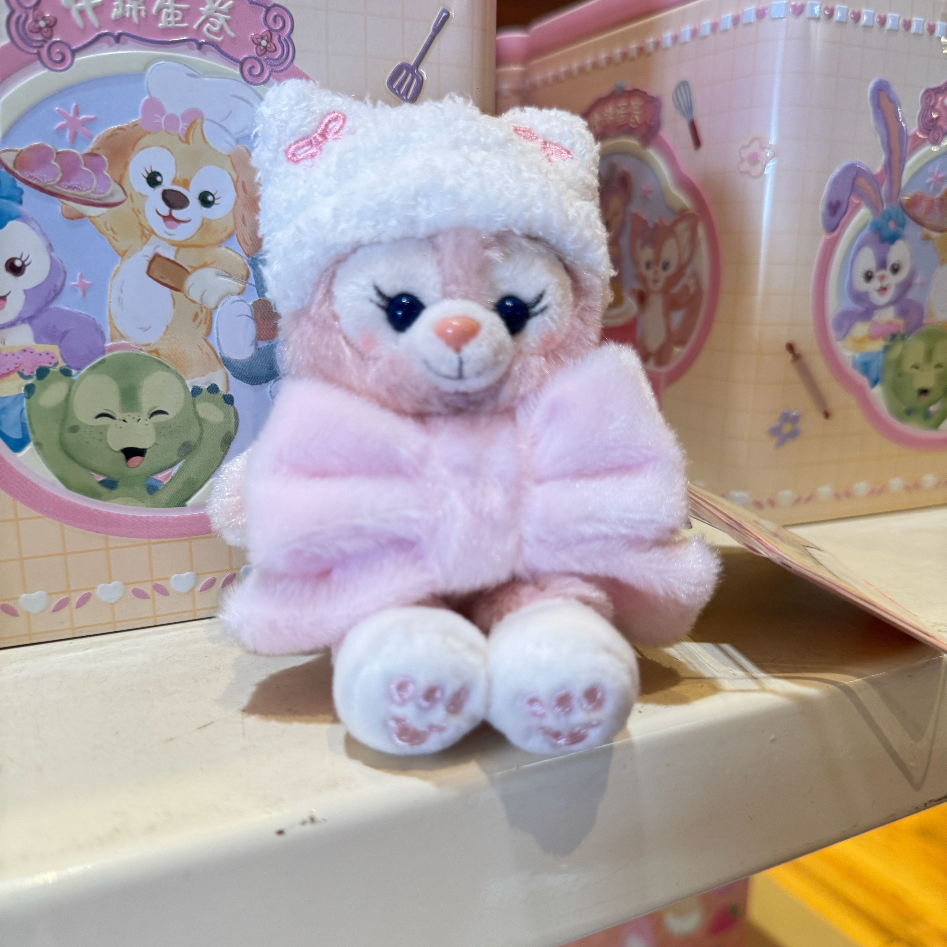 香港】リーナベル 冬 お座りぬいぐるみキーチェーン (Disney