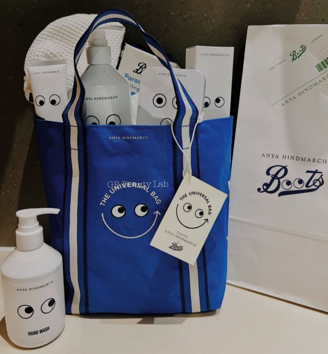 日本未入荷 ANYA HINDMARCH アニヤハインドマーチ リップバーム (Anya