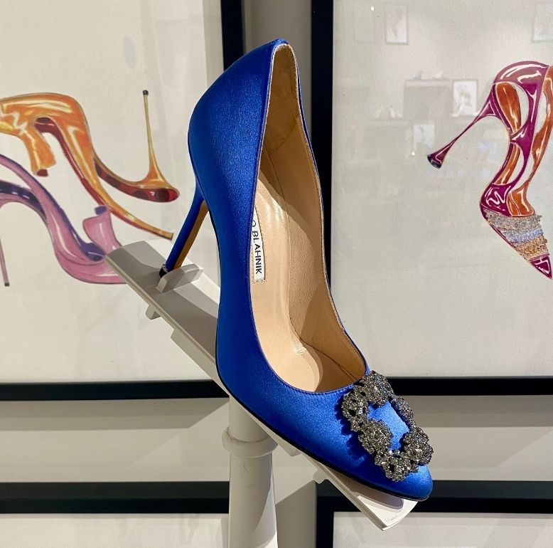 マノロ・ブラニク Hangisi パンプス 105mm ロイヤルブルー (Manolo