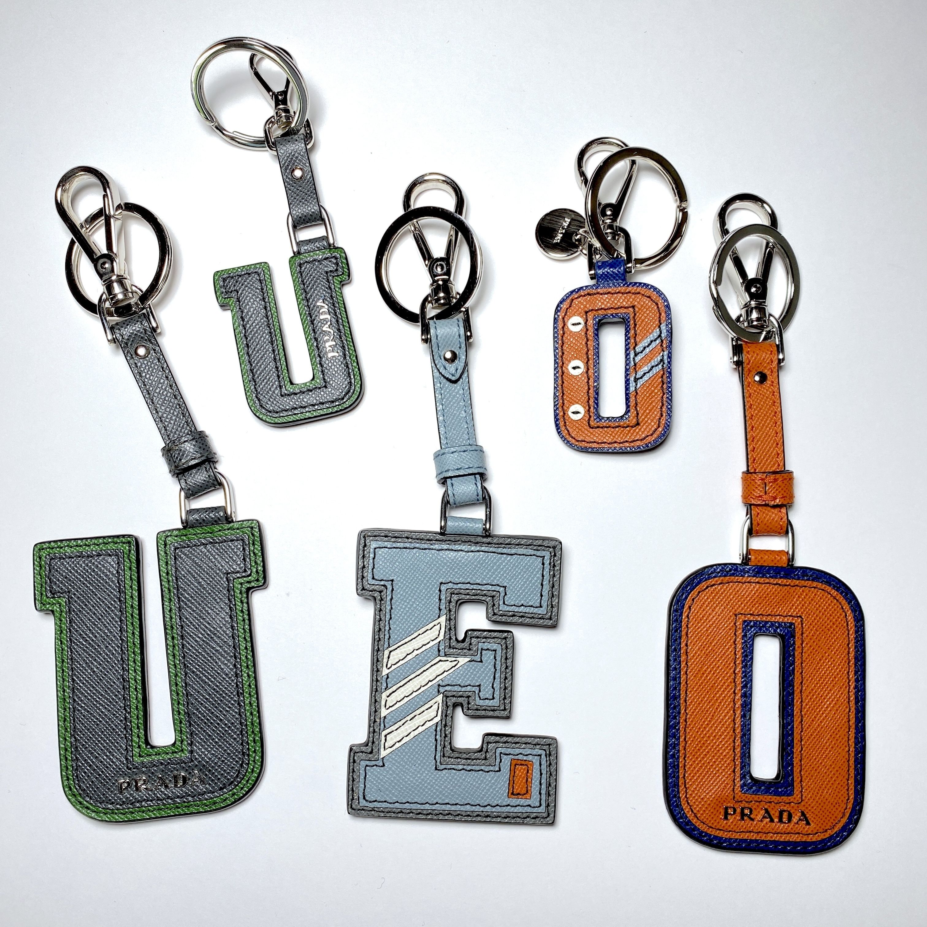 PRADA プラダ キーホルダー Saffiano アルファベット シリーズ
