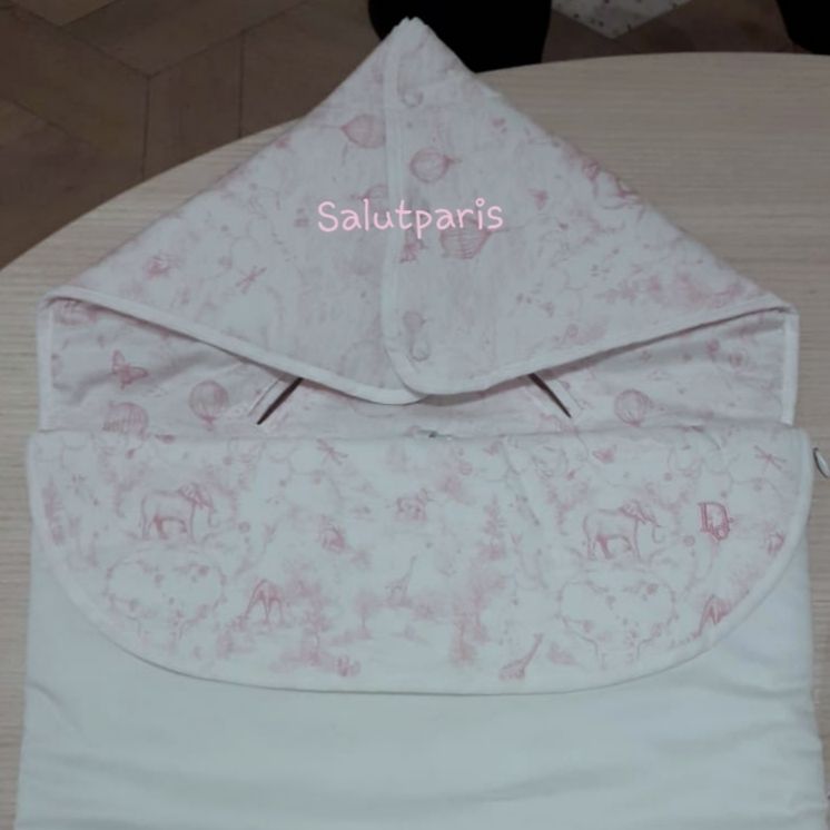 お祝いに☆ベビーディオール☆トワルドゥジュイベビースリーパー (Dior