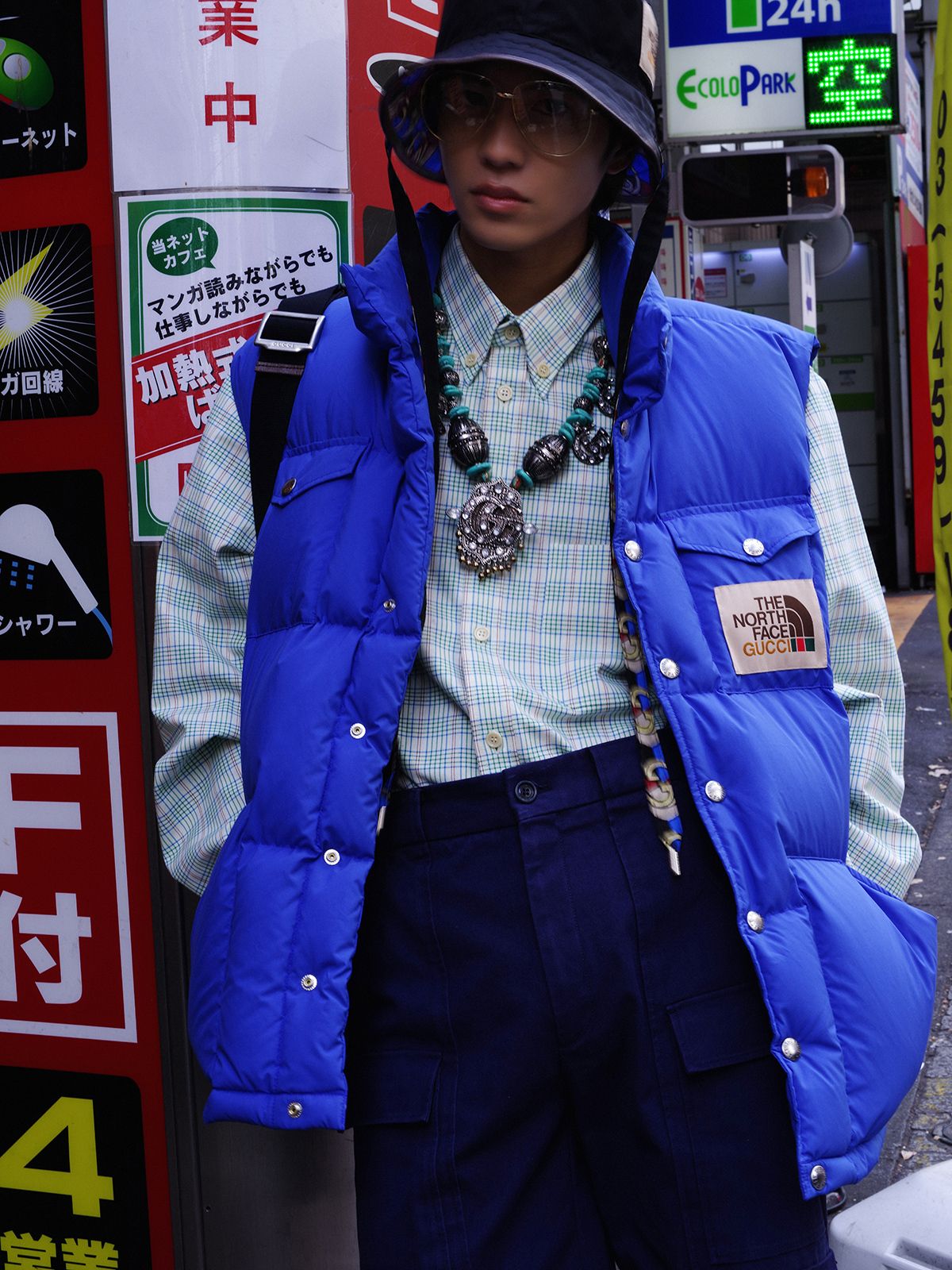 2021 コラボ グッチ ノースフェイス ダウンベスト ブルー (GUCCI