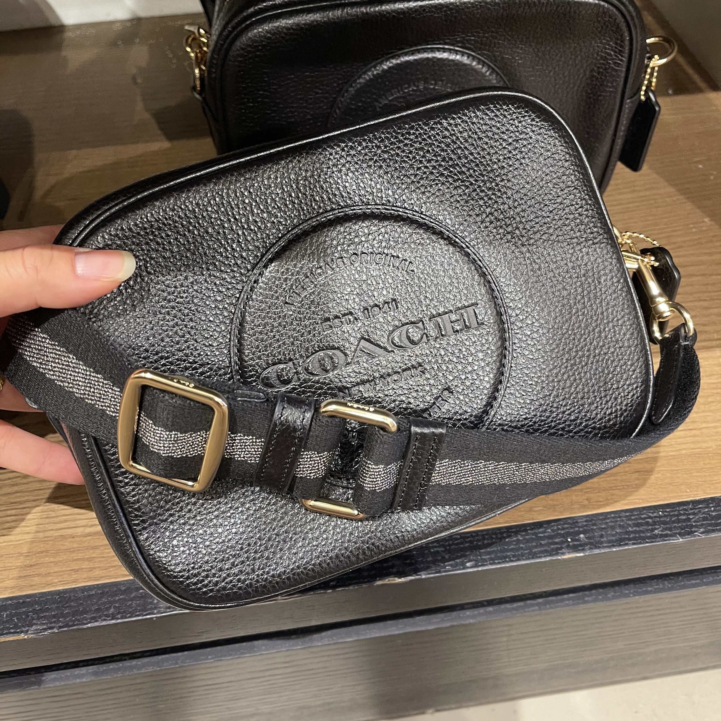 コーチ】デンプシー カメラ バッグ ウィズ パッチ (Coach/ショルダー