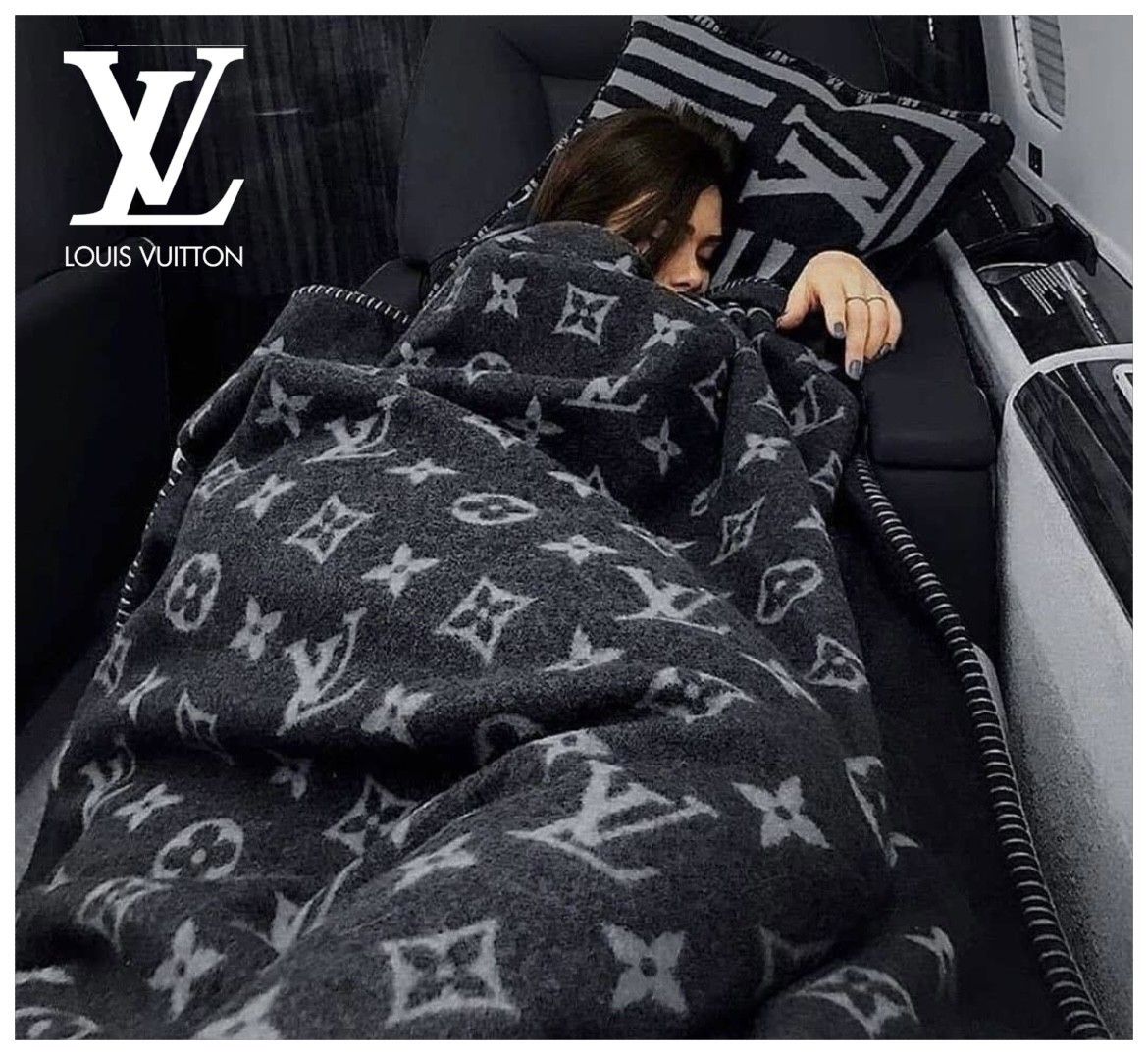 リバーシブル ルイビィトン風毛布 185センチ✖︎210センチ