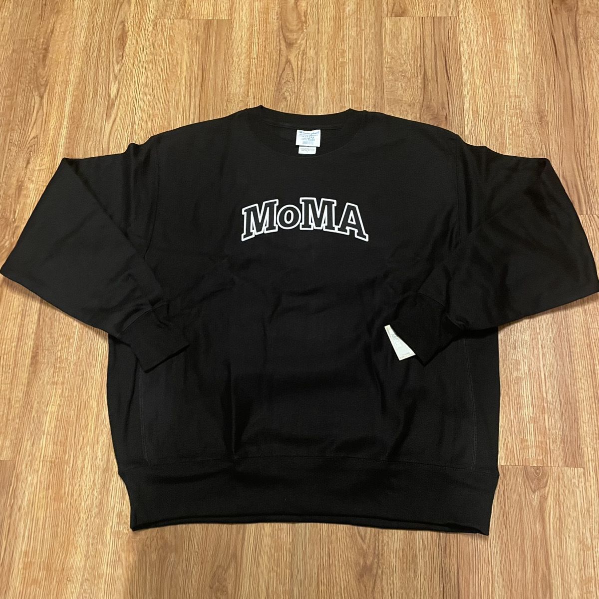 大人気コラボ【MoMA X Champion】限定販売スウェットトレーナー