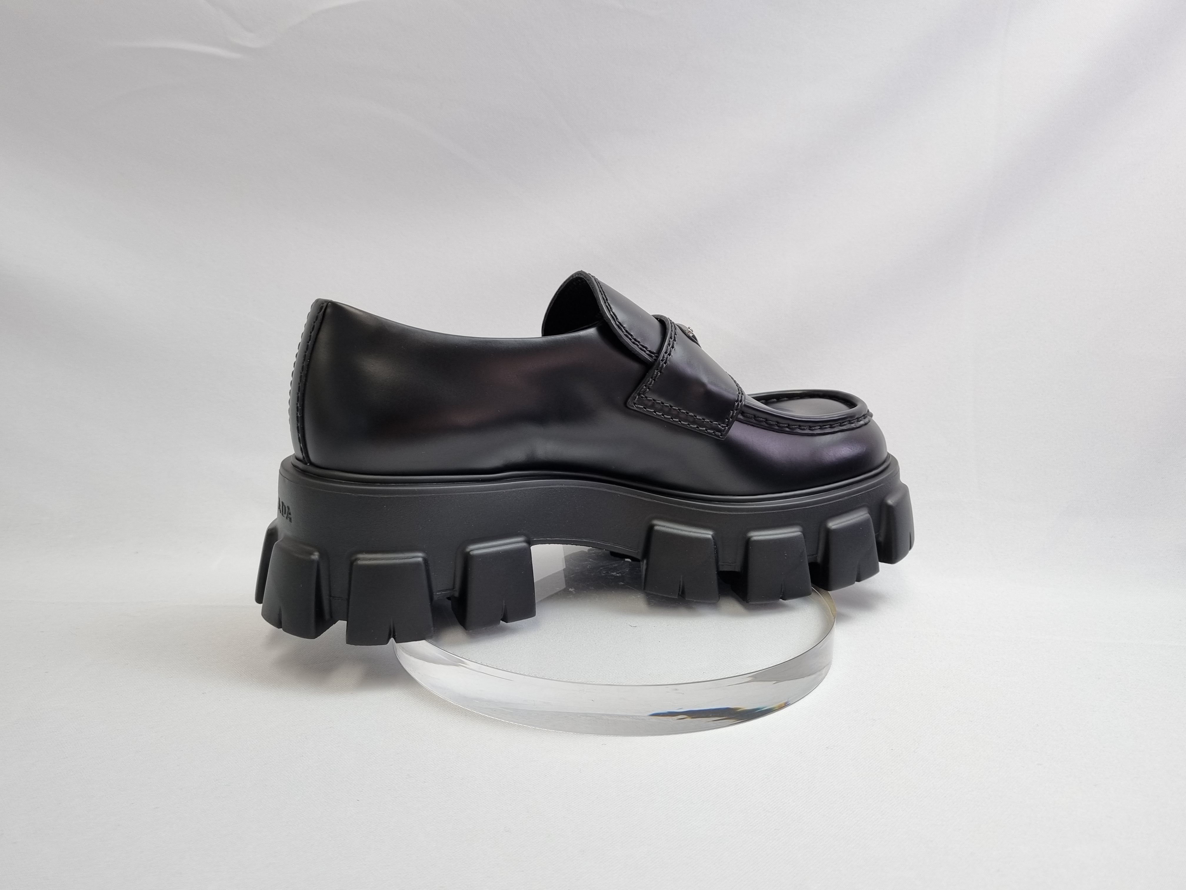 ☆【PRADA】☆プラダ モノリス ブラッシュドレザー ローファ.ー (PRADA