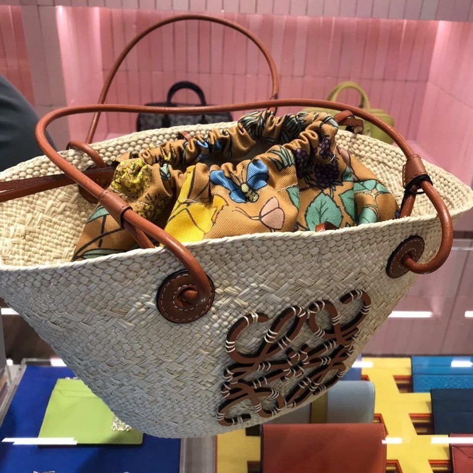 パリ直営店買付【Loewe】アナグラム バスケットバッグ スモール (LOEWE