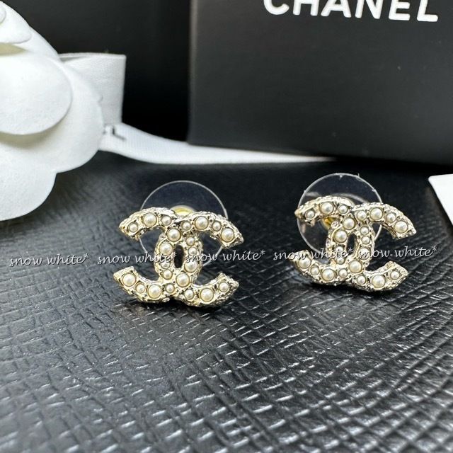 明日着 限定 キラキラ♪ストーンxパール CCマークピアス CHANEL