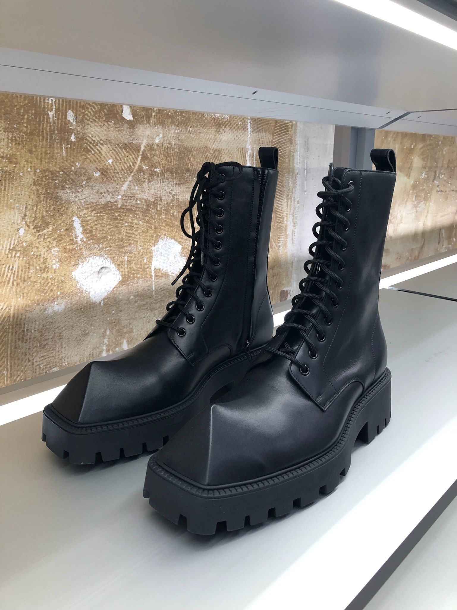 BALENCIAGA】リノ 20MM ブーツ レースアップ カーフスキン (BALENCIAGA