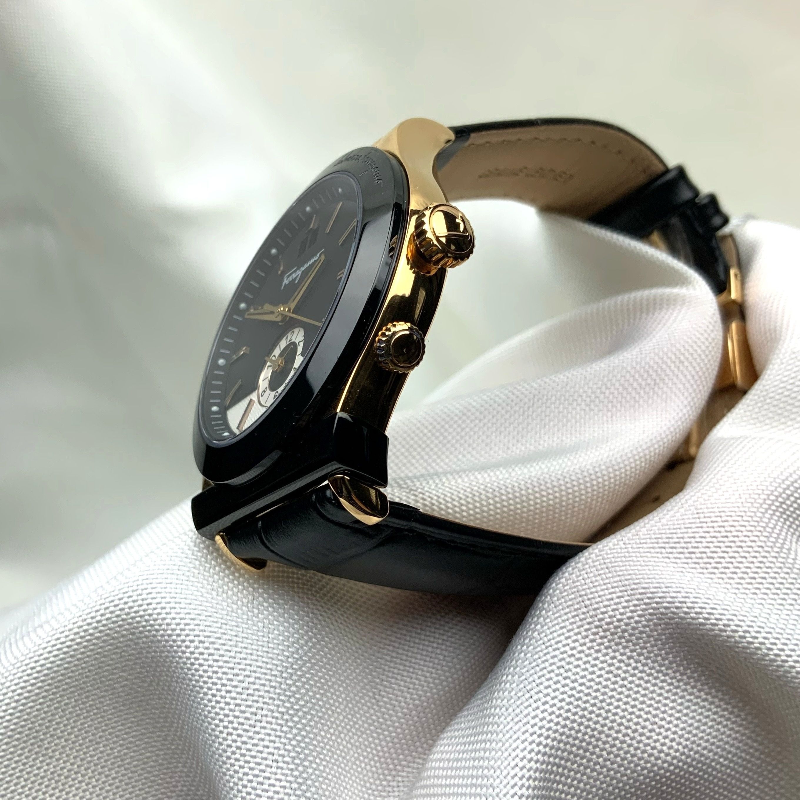 特別価格！Salvatore Ferragamo Black 40 mm 1898 Watch (FERRAGAMO